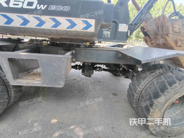 左导向轮（行走机构）