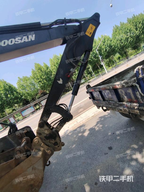 大臂整体 右侧（工作和回转装置）