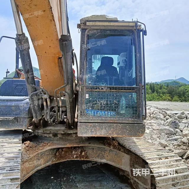 驾驶室整体（整机外观）