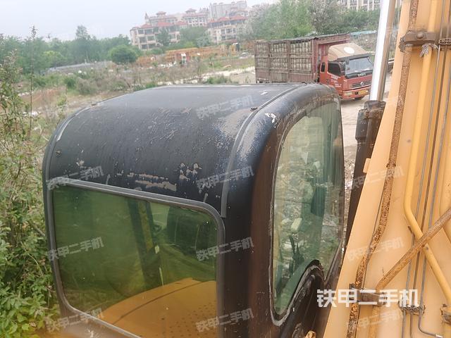 驾驶室顶部（整机外观）