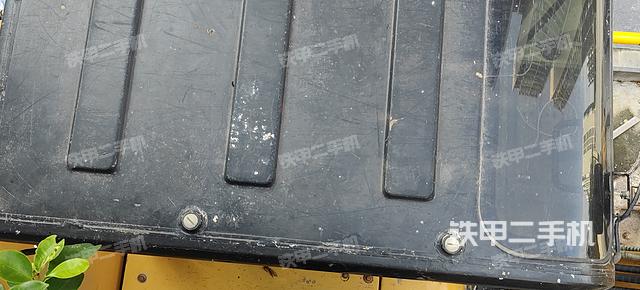 驾驶室顶部（整机外观）