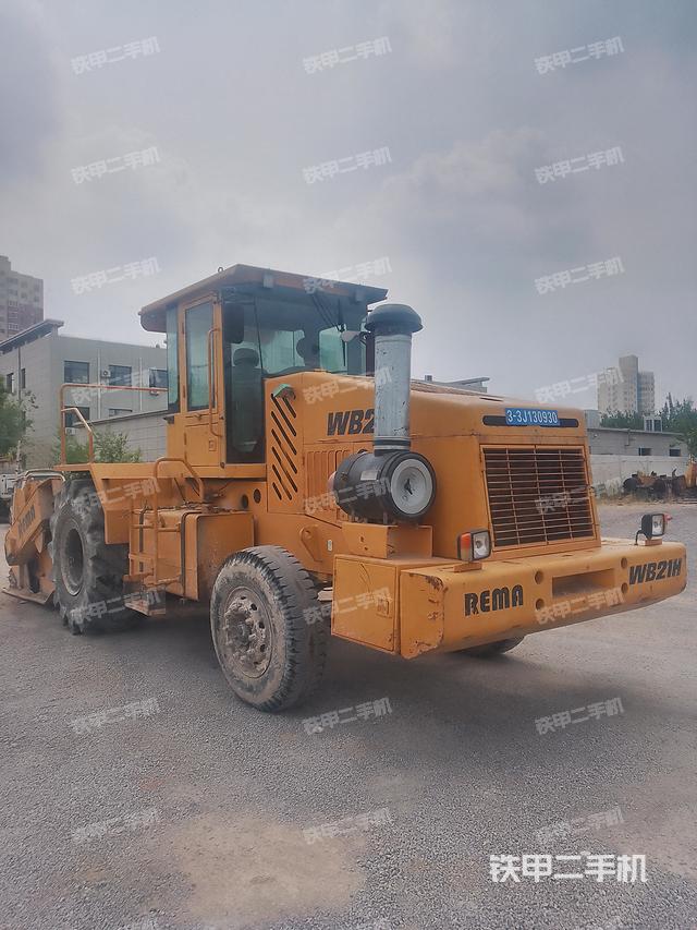 整機左側(設備外觀及核心部件) 整機左側(設備外觀及核心部件)