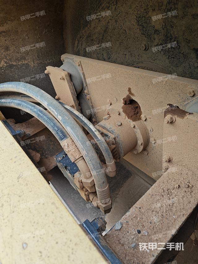 整机右侧（设备外观及核心部件）