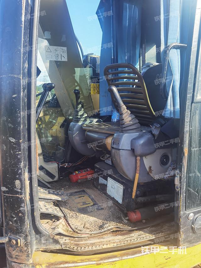 驾驶室整体（整机外观）