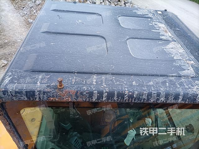 驾驶室顶部（整机外观）