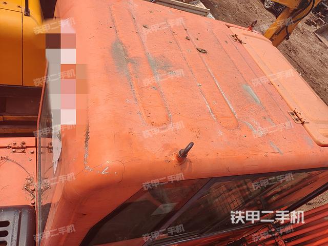 驾驶室顶部（整机外观）