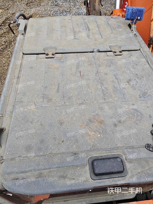 驾驶室顶部（整机外观）