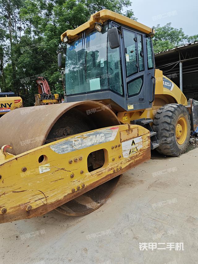 整机右后45°（设备外观及核心部件）