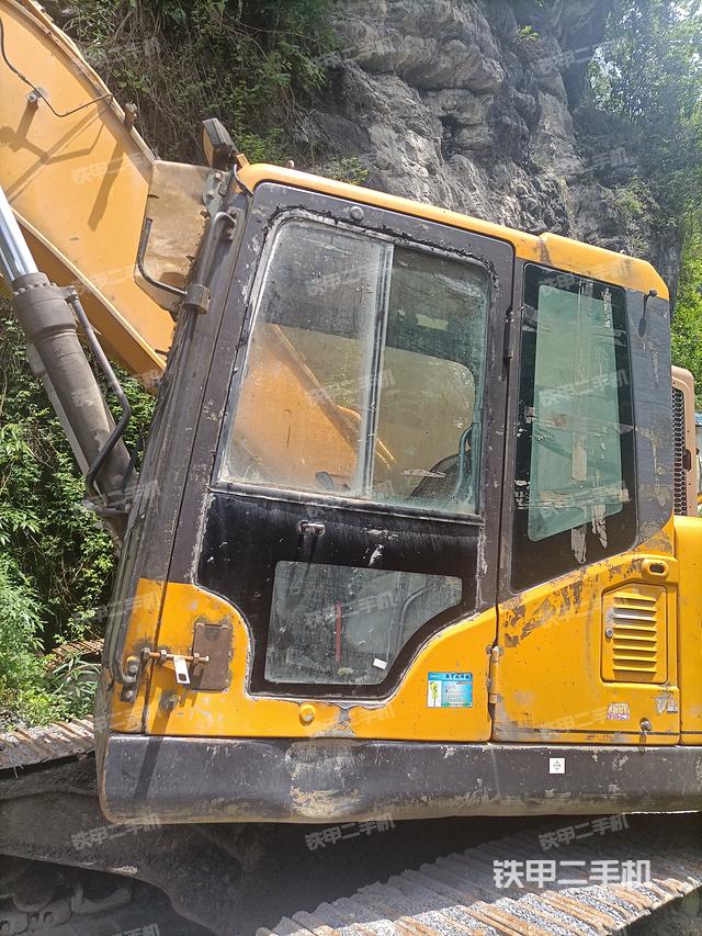 驾驶室整体（整机外观）