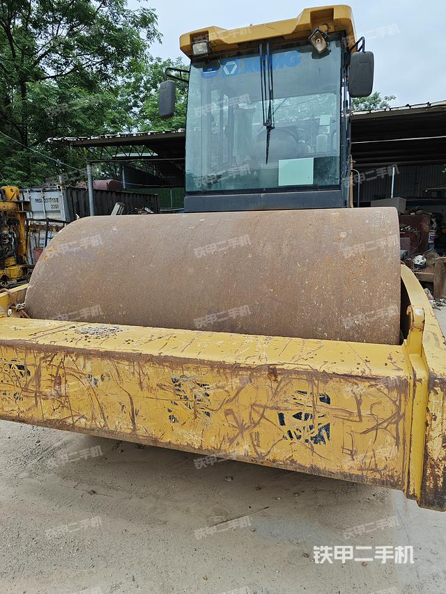 整机左侧（设备外观及核心部件）