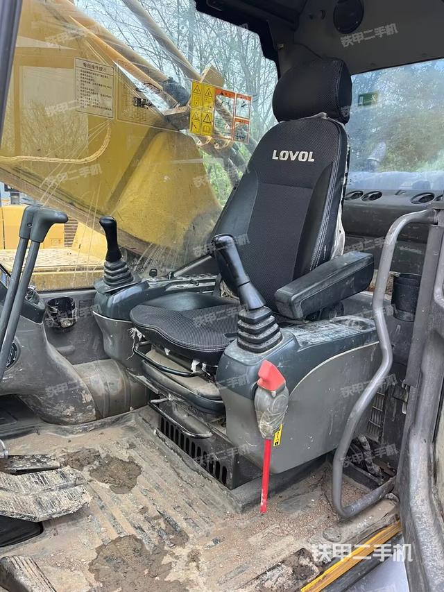 驾驶室整体（整机外观）