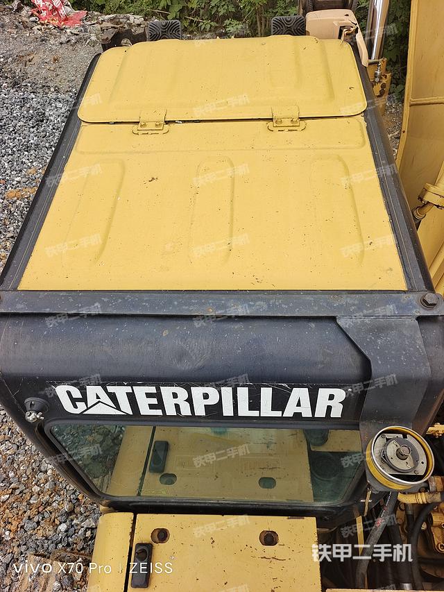 驾驶室顶部（整机外观）