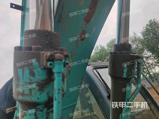 大臂油缸整體?豎拍(工作和回轉(zhuǎn)裝置) 大臂油缸整體?豎拍(工作和回轉(zhuǎn)裝置)