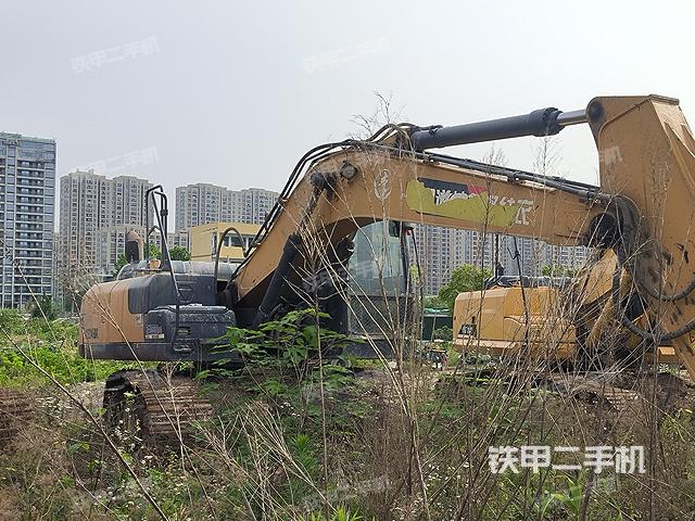 驾驶室顶部（整机外观）