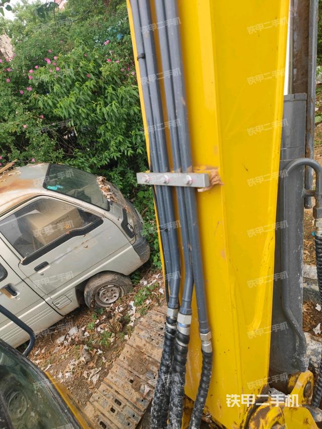 大臂背部俯視（工作和回轉(zhuǎn)裝置）