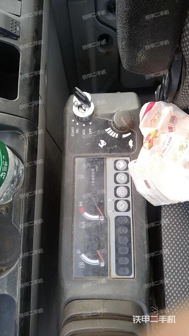 驾驶室整体（整机外观）