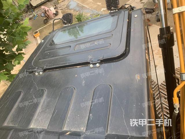 驾驶室顶部（整机外观）