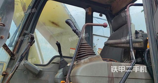 驾驶室整体（整机外观）