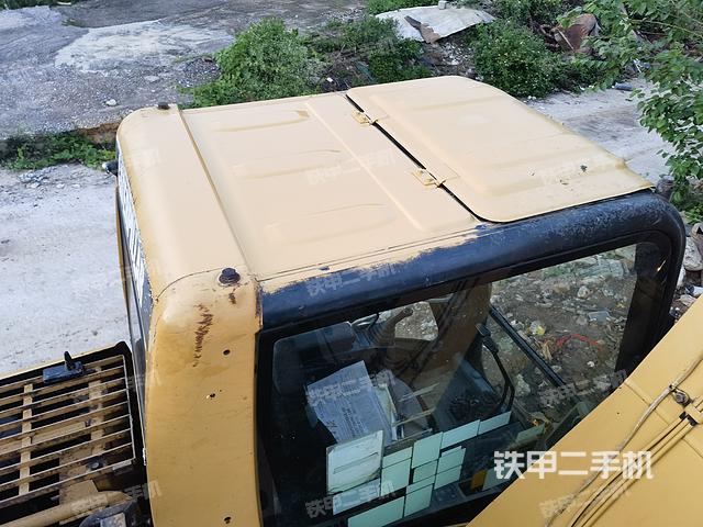 驾驶室顶部（整机外观）