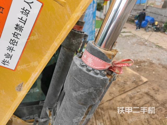 大臂油缸整體?豎拍(工作和回轉(zhuǎn)裝置) 大臂油缸整體?豎拍(工作和回轉(zhuǎn)裝置)