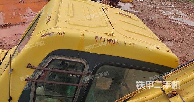 驾驶室顶部（整机外观）