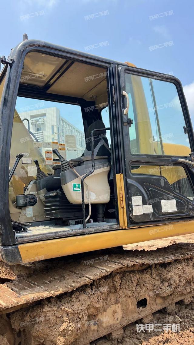 驾驶室整体（整机外观）