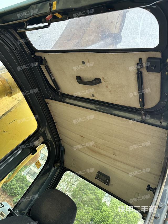 驾驶室整体（整机外观）