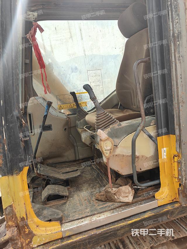 驾驶室整体（整机外观）