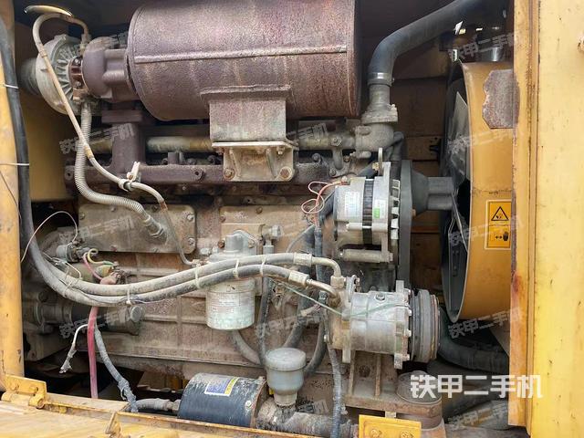 发动机右侧（整机外观及大件）