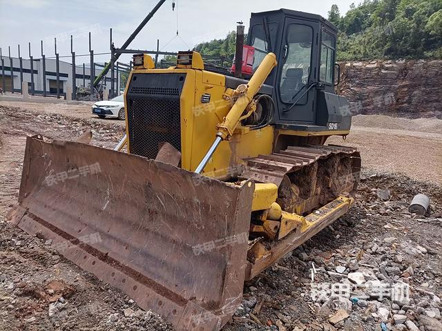 整机左侧（设备外观及核心部件）