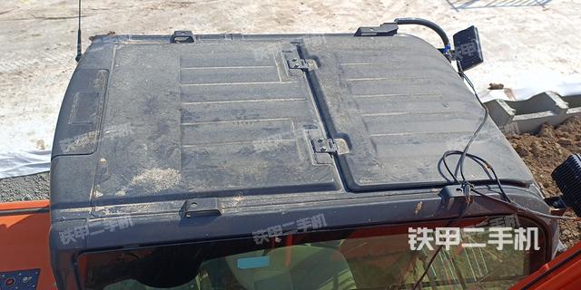 驾驶室顶部（整机外观）