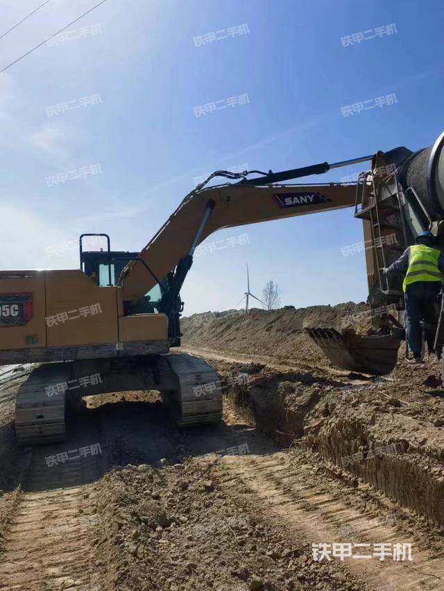 驾驶室顶部（整机外观）