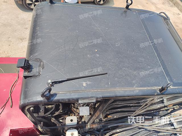 驾驶室顶部（整机外观）