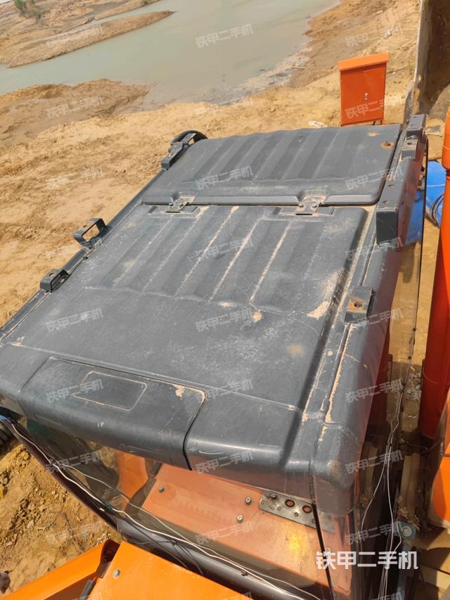 駕駛室頂部俯視（上車部件）