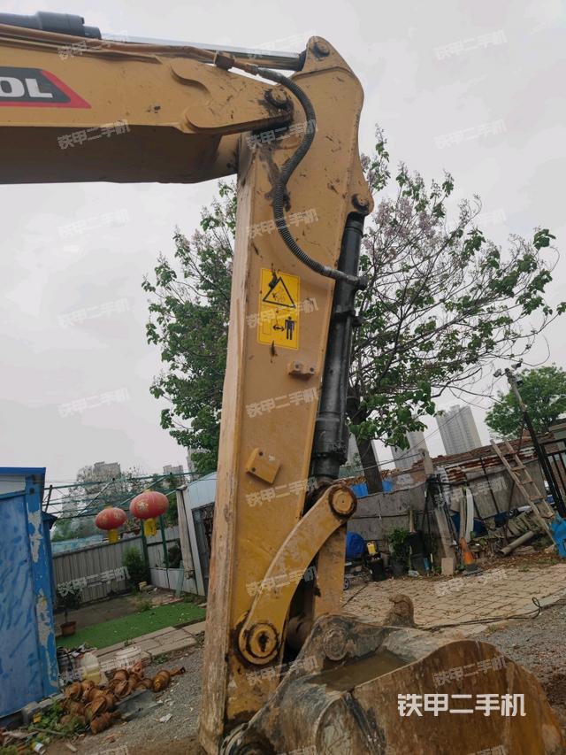 小臂整體左后(工作和回轉(zhuǎn)裝置) 小臂整體左后(工作和回轉(zhuǎn)裝置)