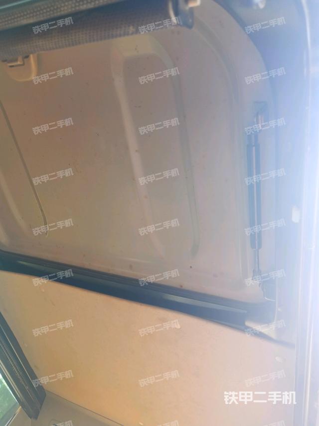 頂棚整體(駕駛室部分) 頂棚整體(駕駛室部分)