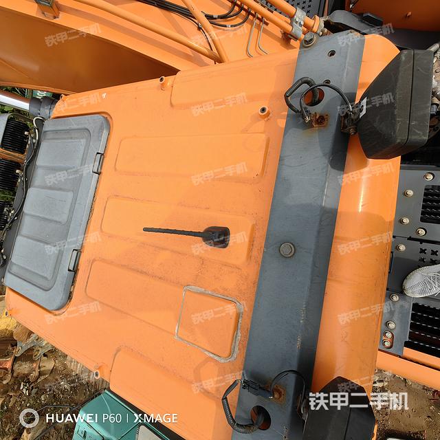 驾驶室顶部（整机外观）