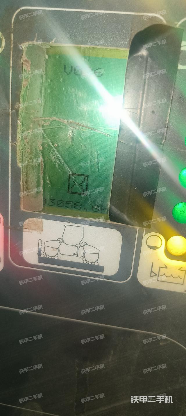 驾驶室操作台（设备外观及核心部件）