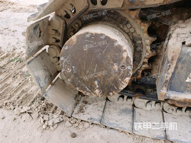 右側(cè)履帶整體(行走機(jī)構(gòu)) 右側(cè)履帶整體(行走機(jī)構(gòu))