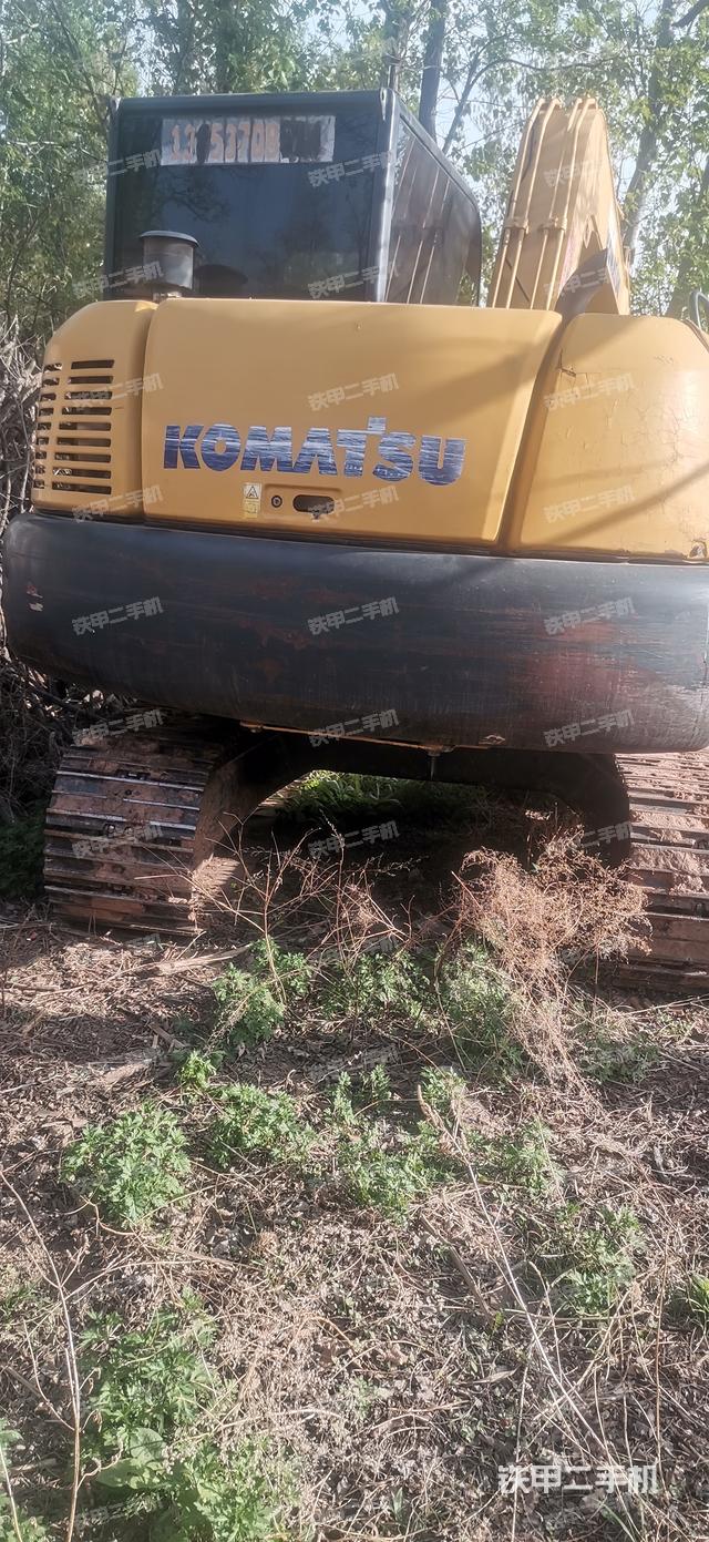 液压泵舱室正面整体（整机外观）