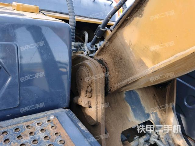 小臂整體右前(工作和回轉(zhuǎn)裝置) 小臂整體右前(工作和回轉(zhuǎn)裝置)