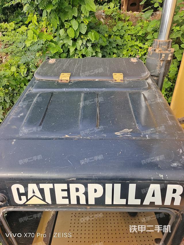 驾驶室顶部（整机外观）