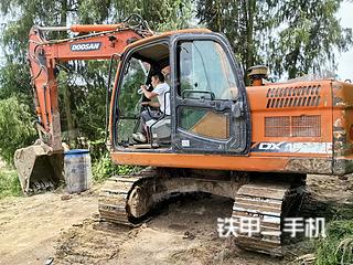 西安斗山DX120挖掘机实拍图片