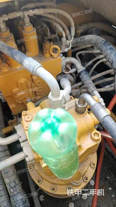 回转马达和主控阀（整机外观）