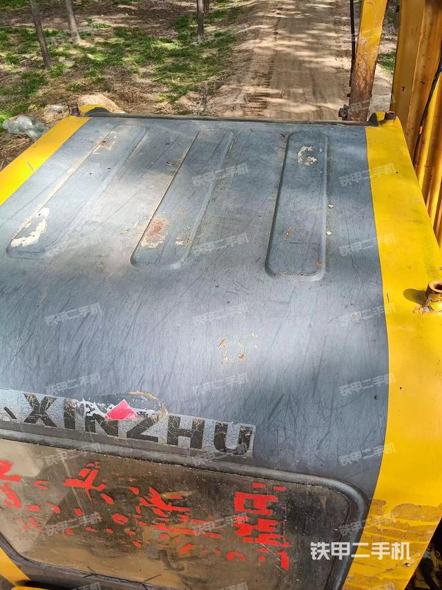 驾驶室顶部（整机外观）