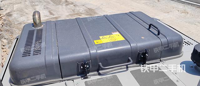 驾驶室顶部（整机外观）