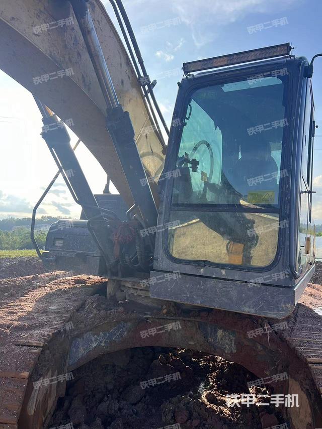 驾驶室整体（整机外观）