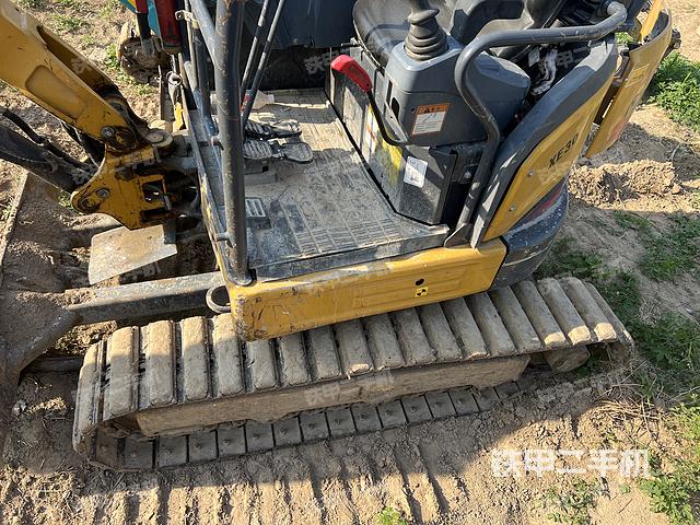 驾驶室整体（整机外观）