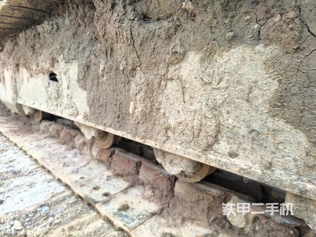 右側(cè)履帶整體?(行走機(jī)構(gòu)) 右側(cè)履帶整體?(行走機(jī)構(gòu))