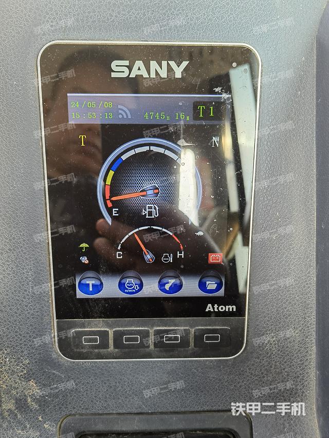 驾驶室整体（整机外观）